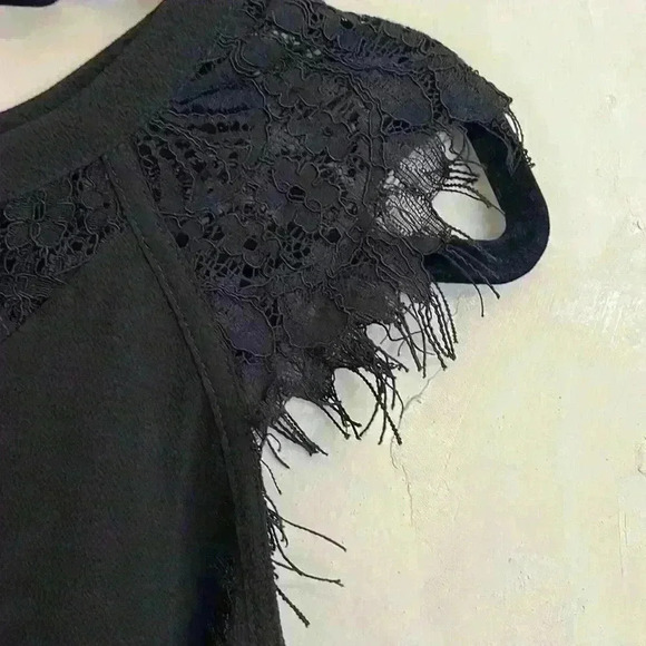 41 Hawthorn Black Sleeveless Blouse Top with Crochet Detail Size M - Picture 5 of 12